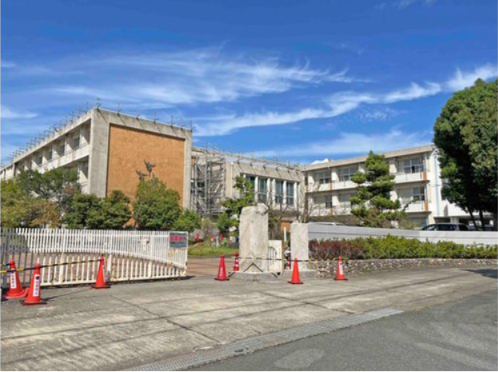 半田市立宮池小学校まで897m